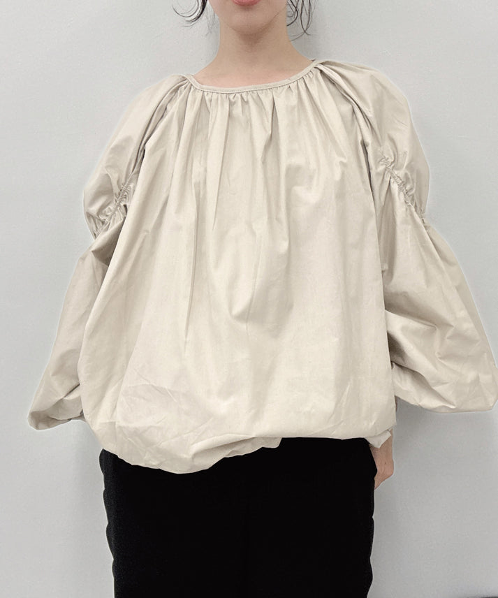 volume long sleeve blouse