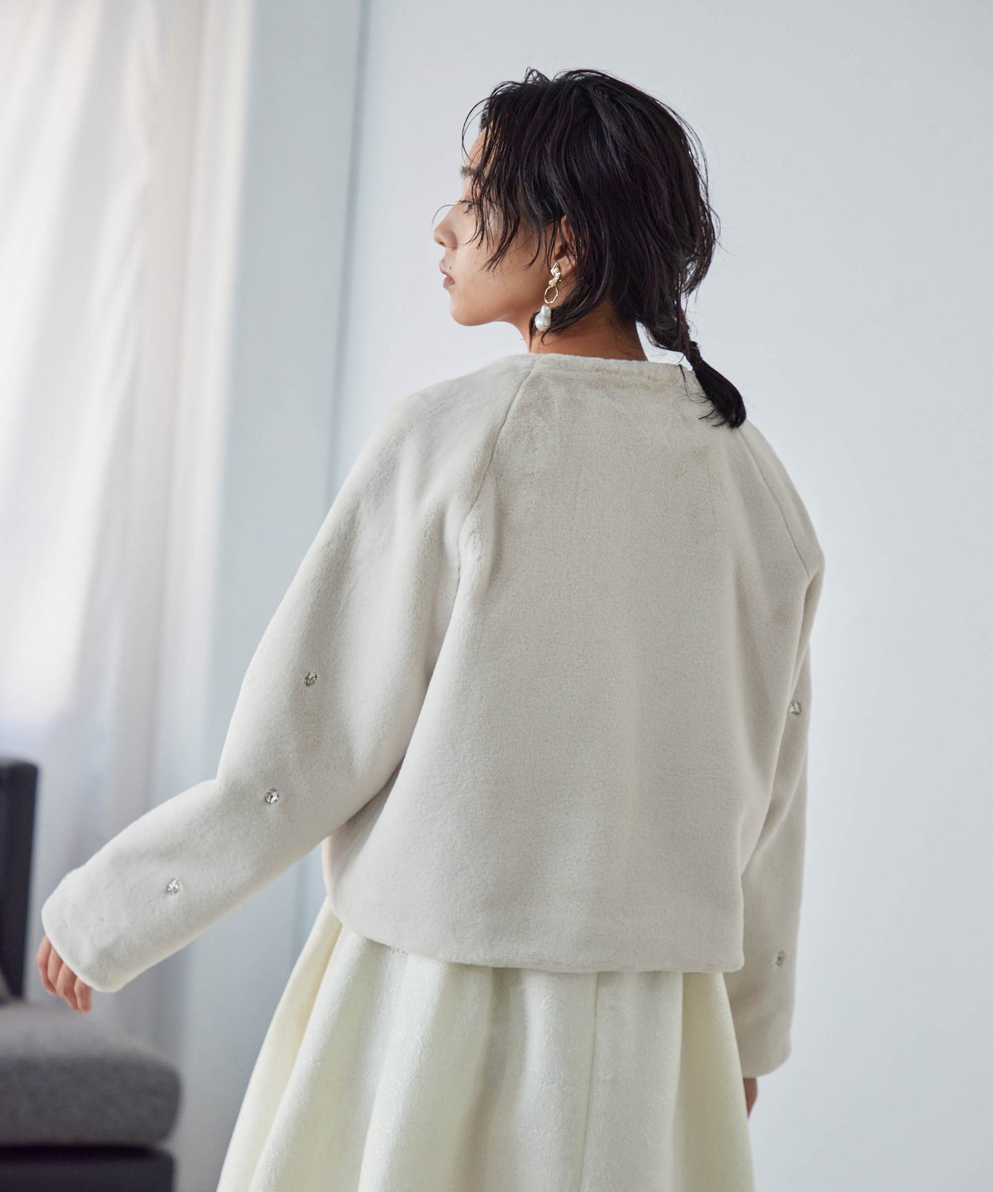 bijou no collar fur jacket