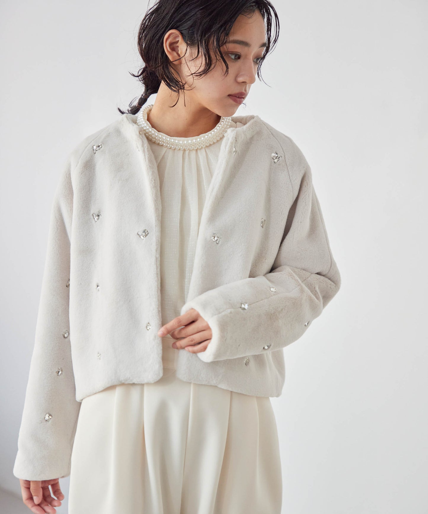 bijou no collar fur jacket