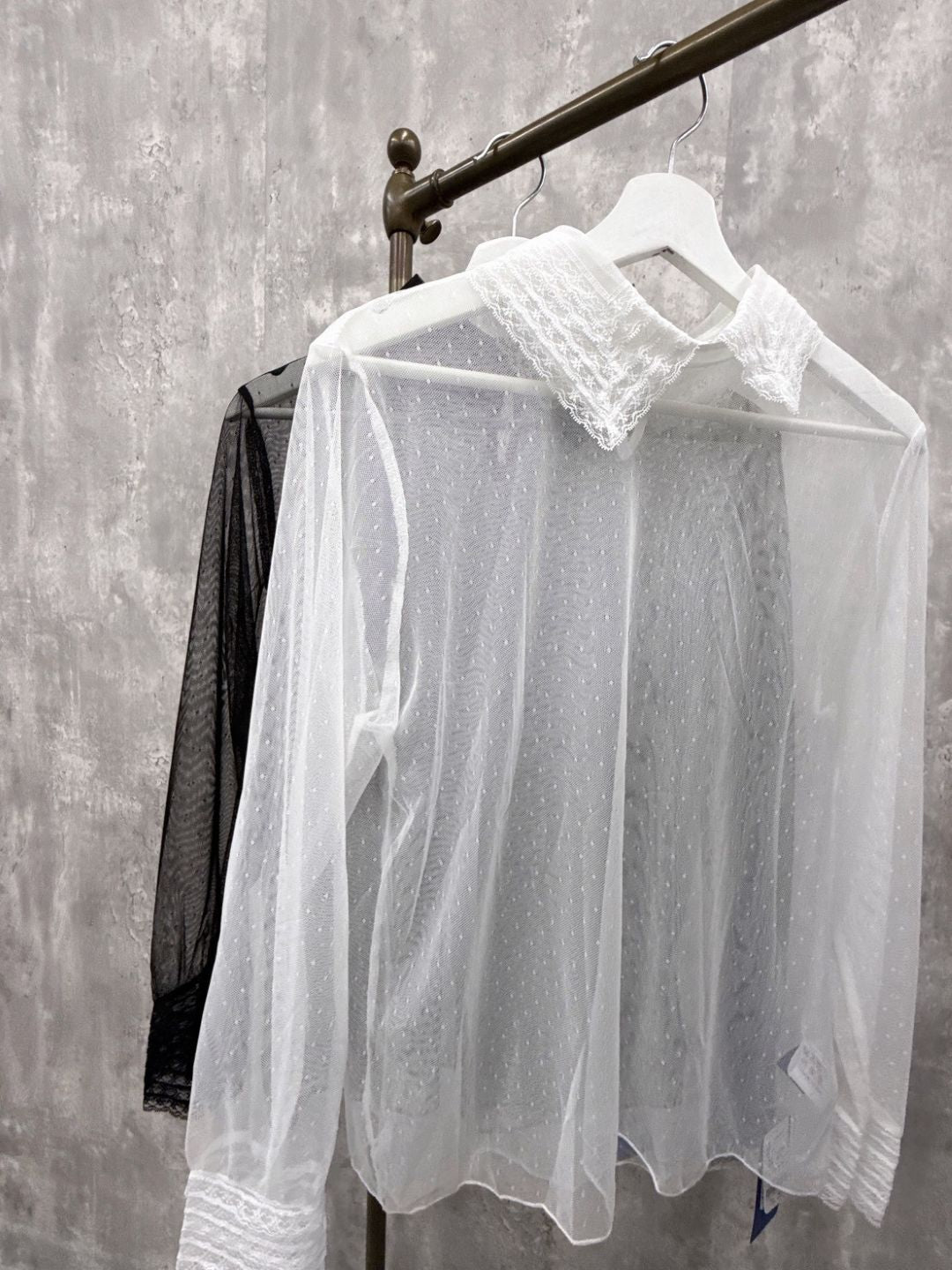 lace collar blouse