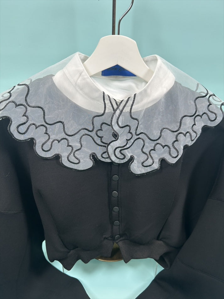 wavy line embroidery false collar