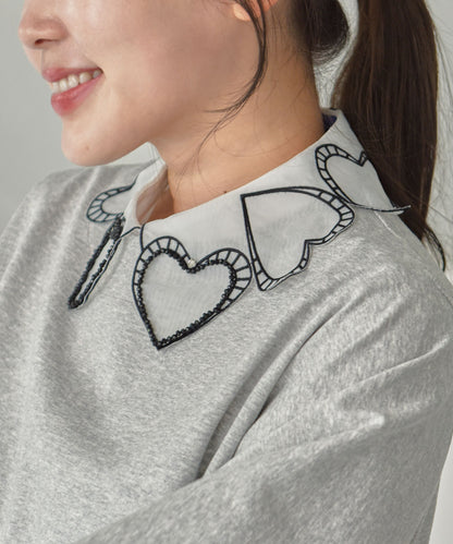 heart black border false collar