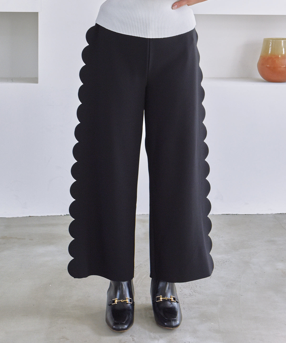 side scalloped pants