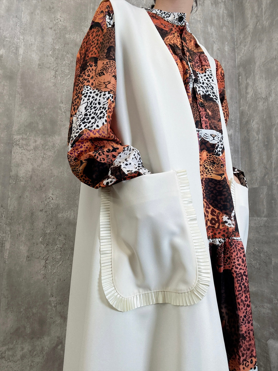 pocket pleated long gilet