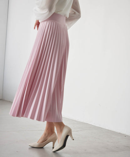 pleated skirt