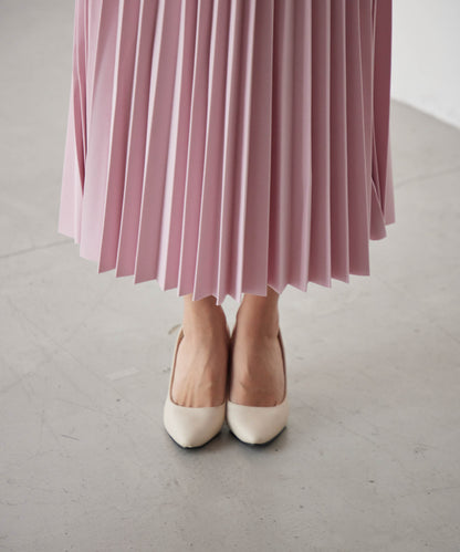 pleated skirt