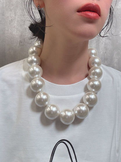 elegant pearl necklace