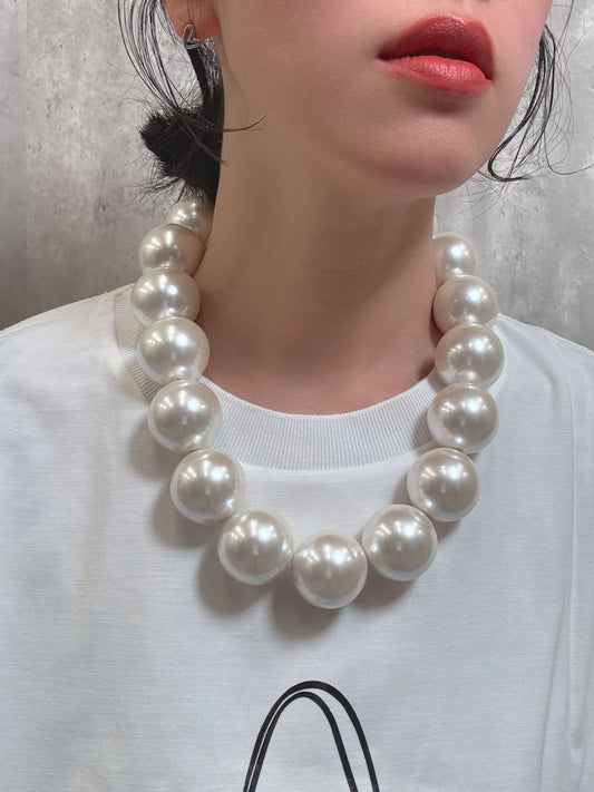 elegant pearl necklace