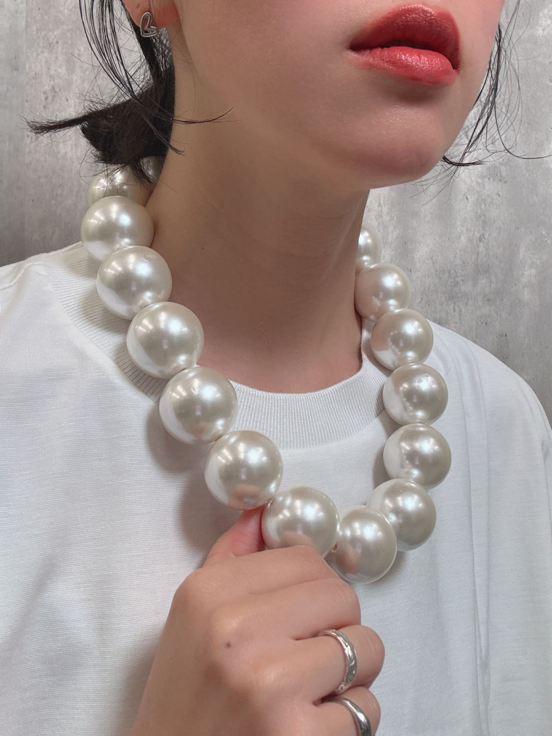 elegant pearl necklace