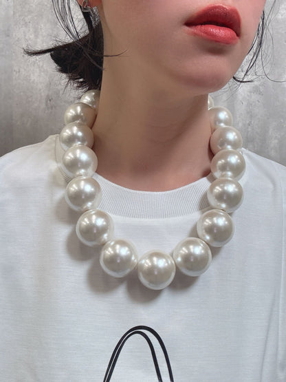 elegant pearl necklace