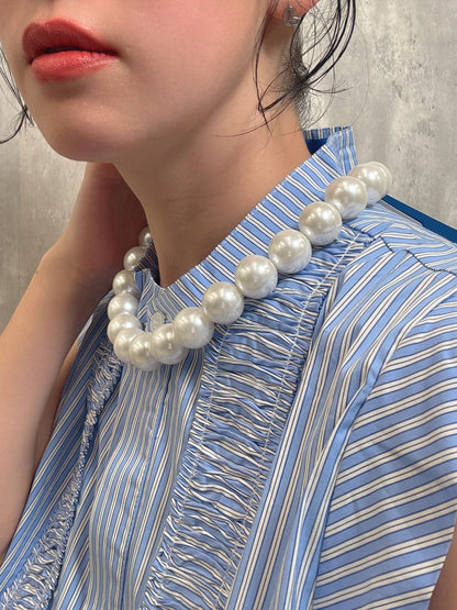 big pearl necklace