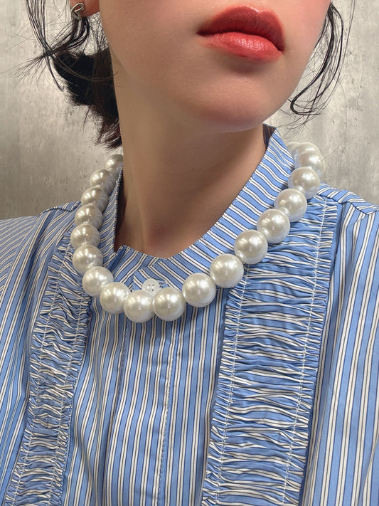 big pearl necklace