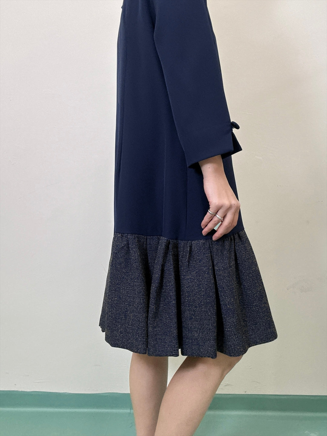 hem switching tweed frills onepiece