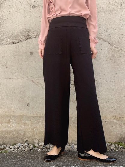 hem pocket scalloped pants
