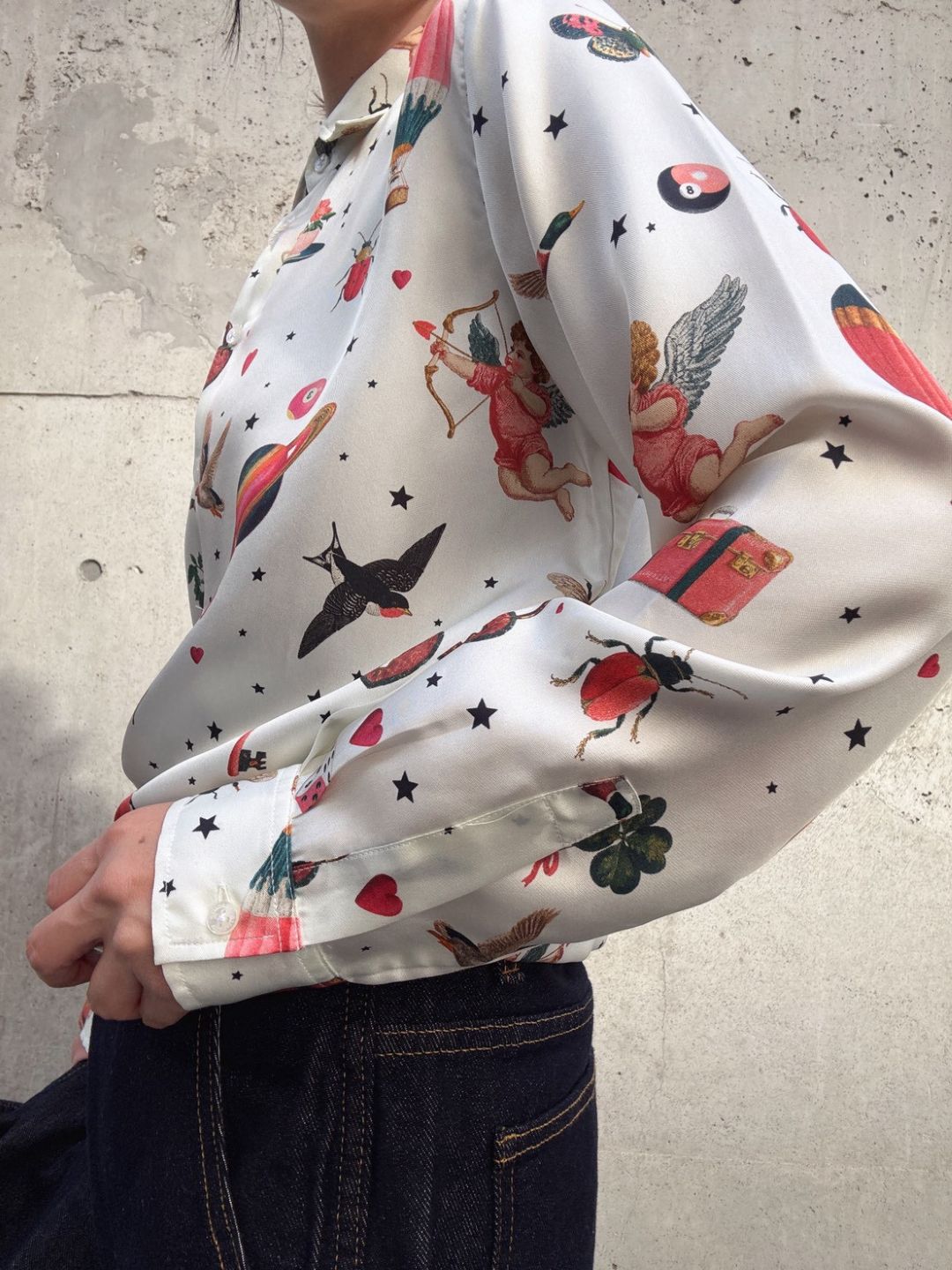 VILAGALLO seda estampada cupido blouse