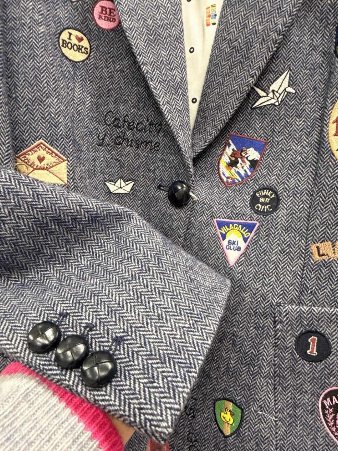 VILAGALLO chaqueta lana azul insignias bordadas jacket