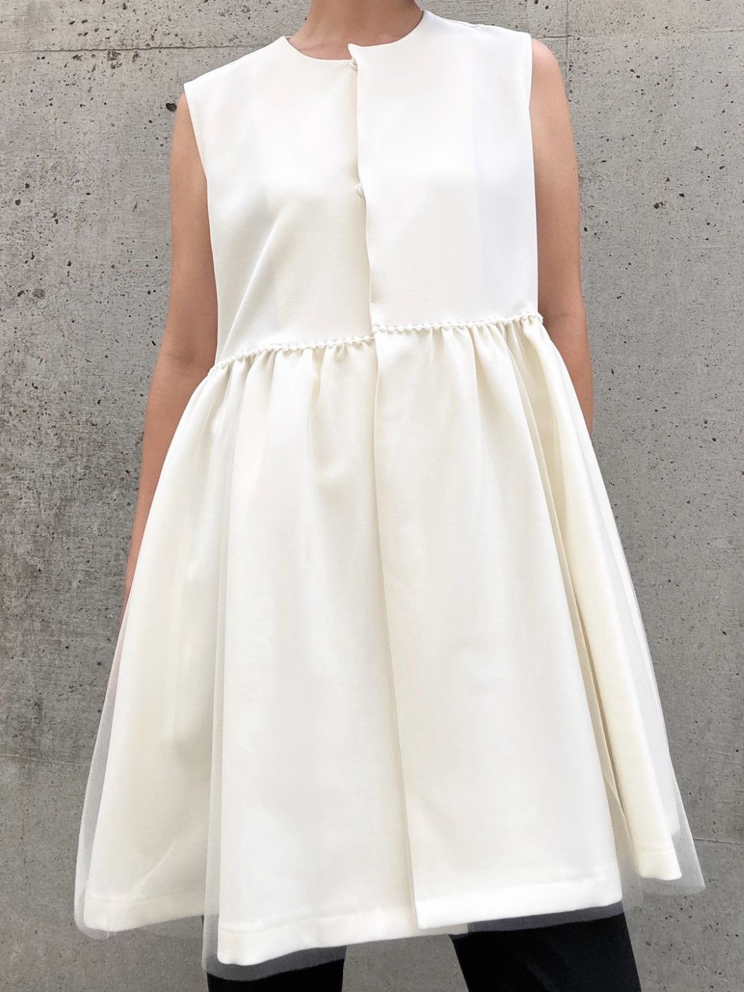 waist petit scalloped gilet