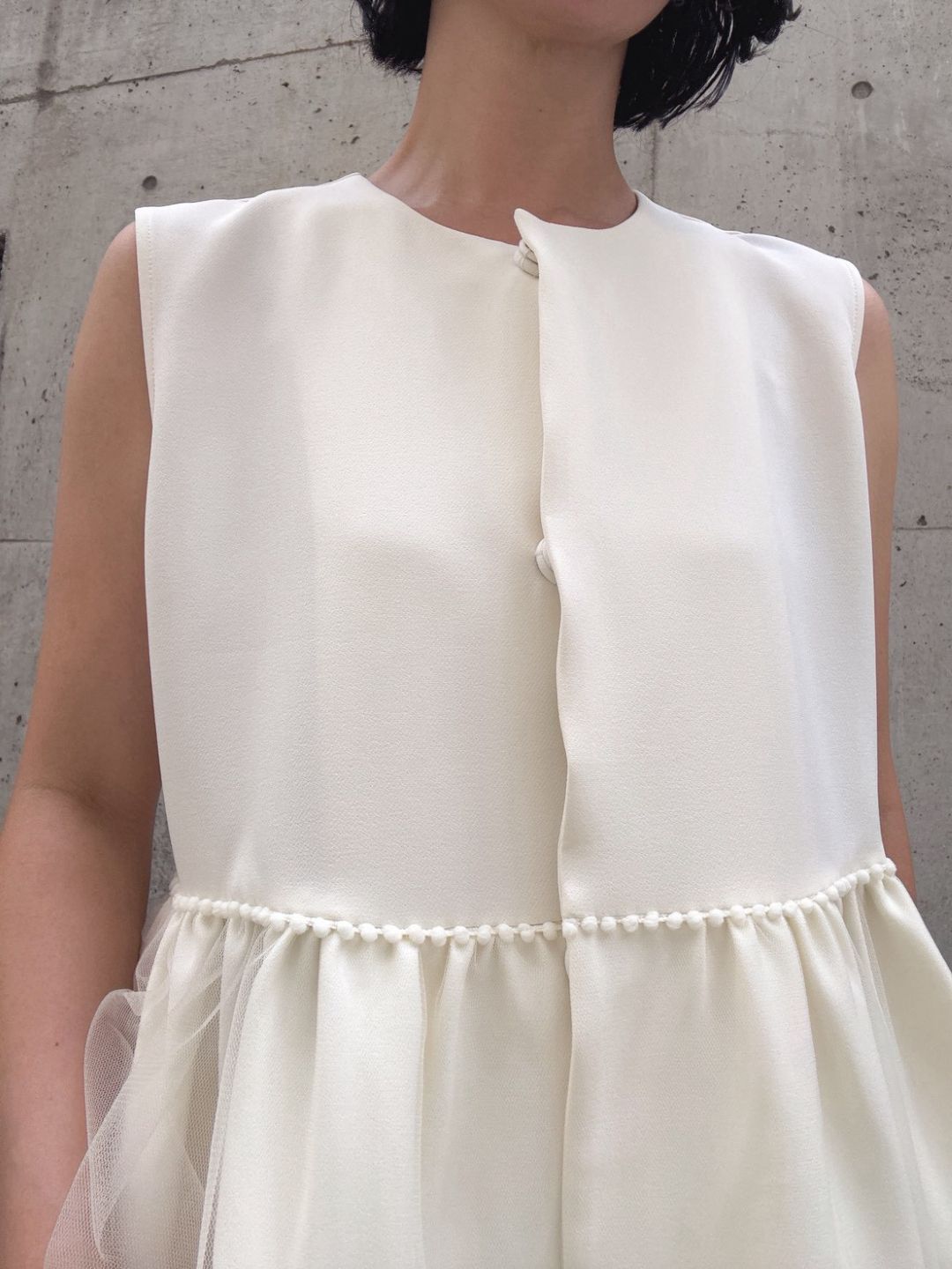 waist petit scalloped gilet
