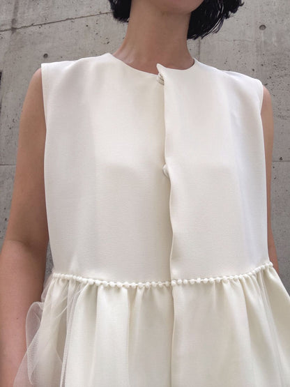 waist petit scalloped gilet