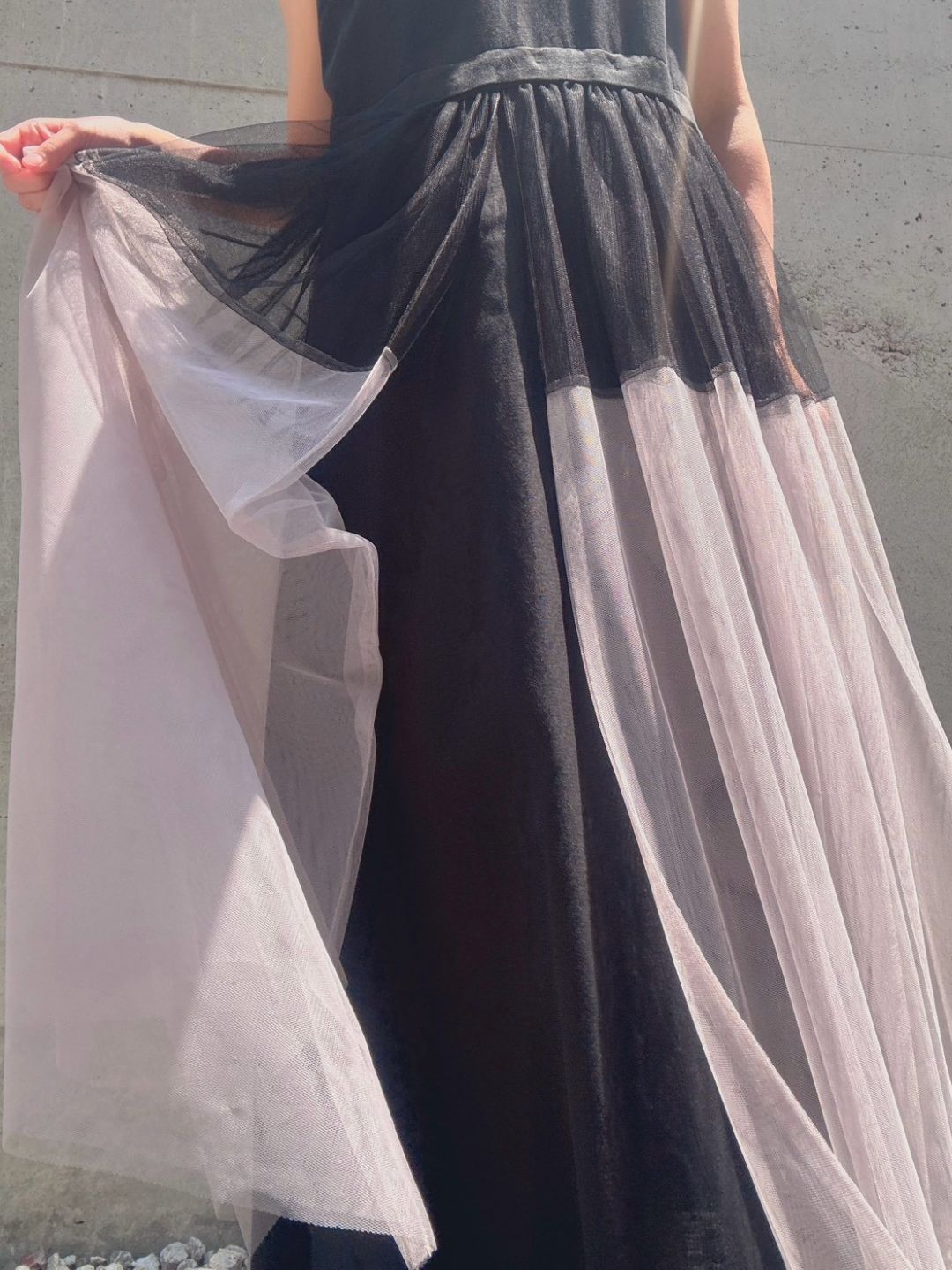 sleeveless bycolor tulle onepiece