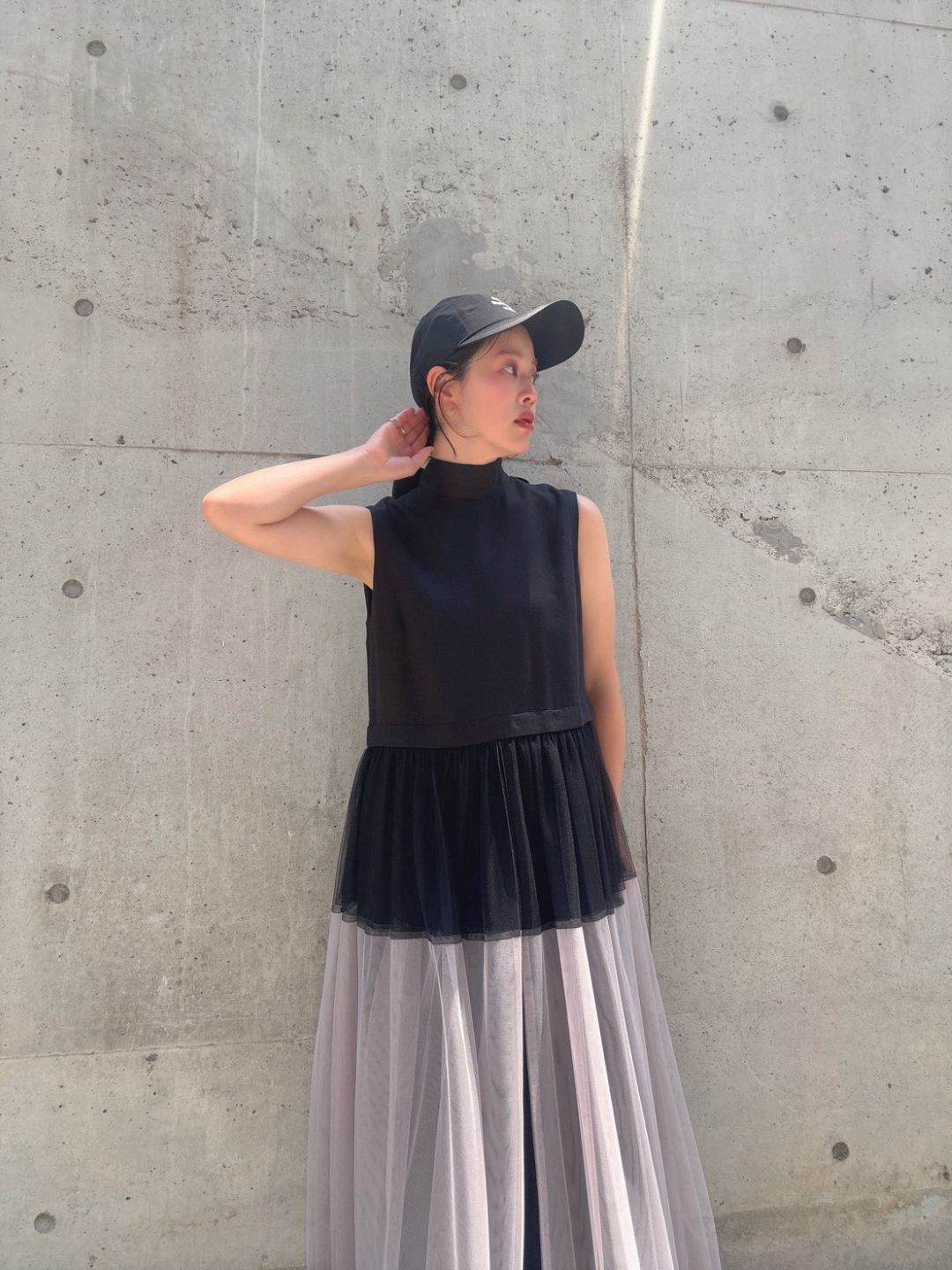 sleeveless bycolor tulle onepiece