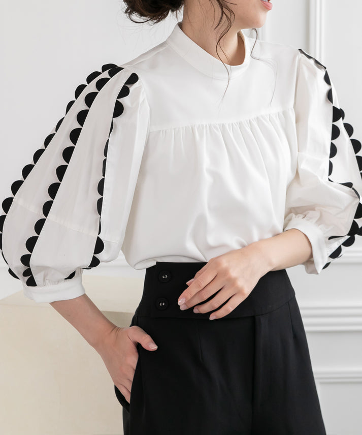 sleeve scalloped blouse