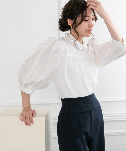 sleeve scalloped blouse