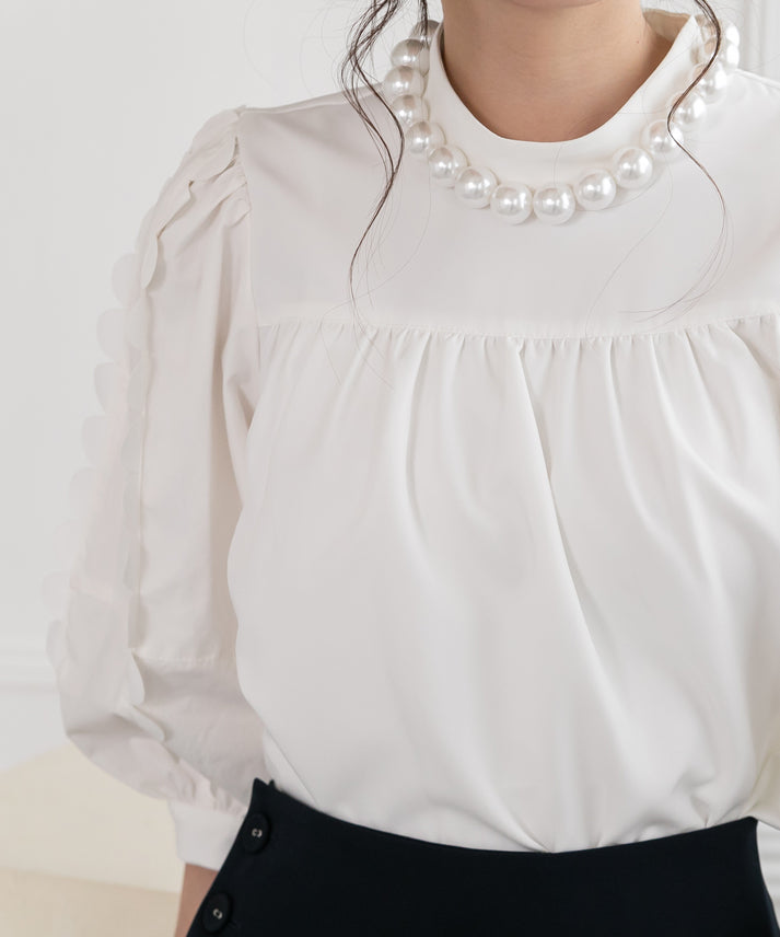 sleeve scalloped blouse