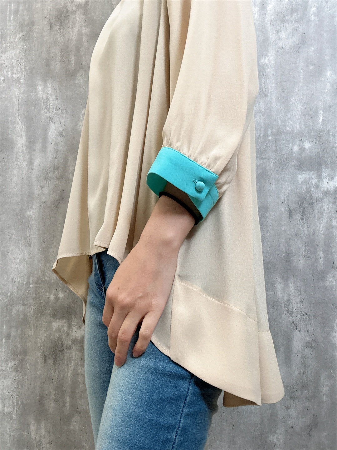 small collar blouse