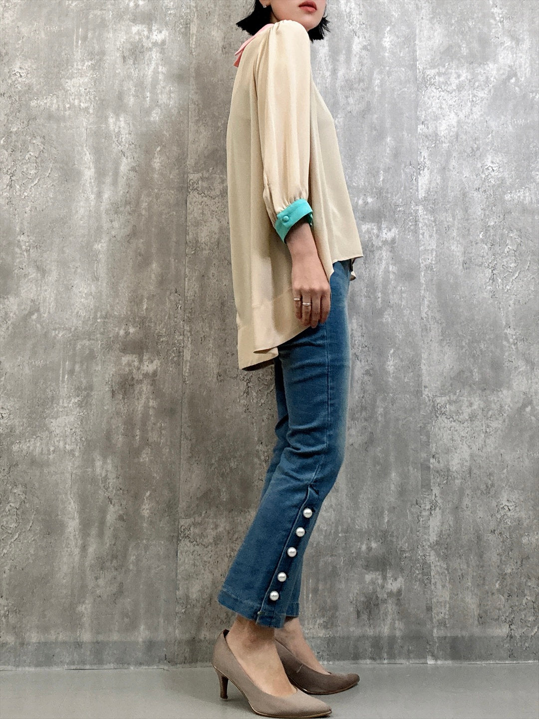 small collar blouse