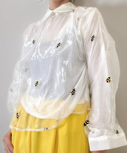 bee pattern blouse