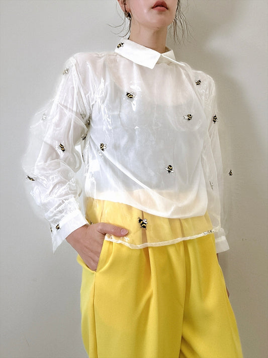bee pattern blouse