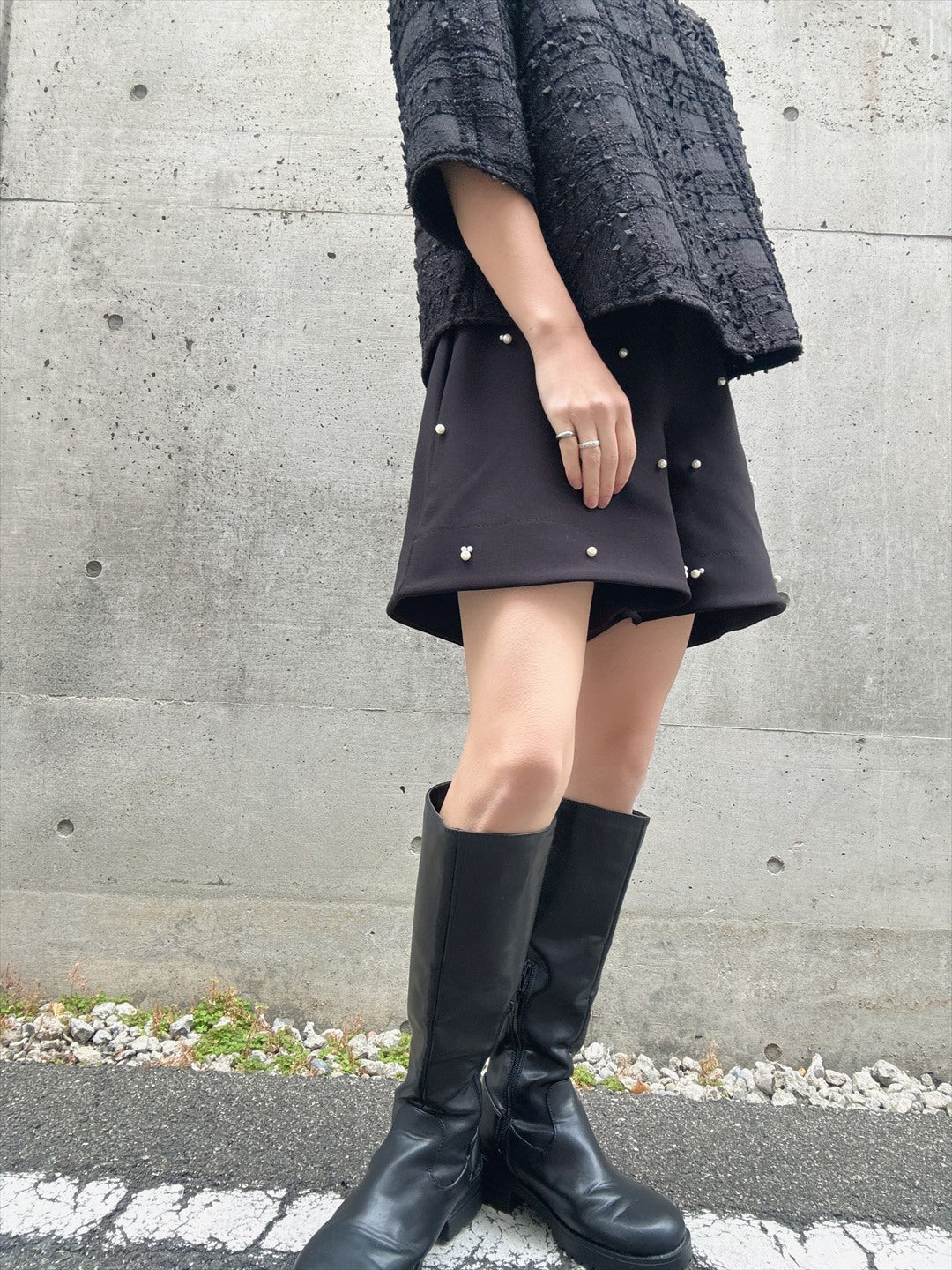 short pants with pearl