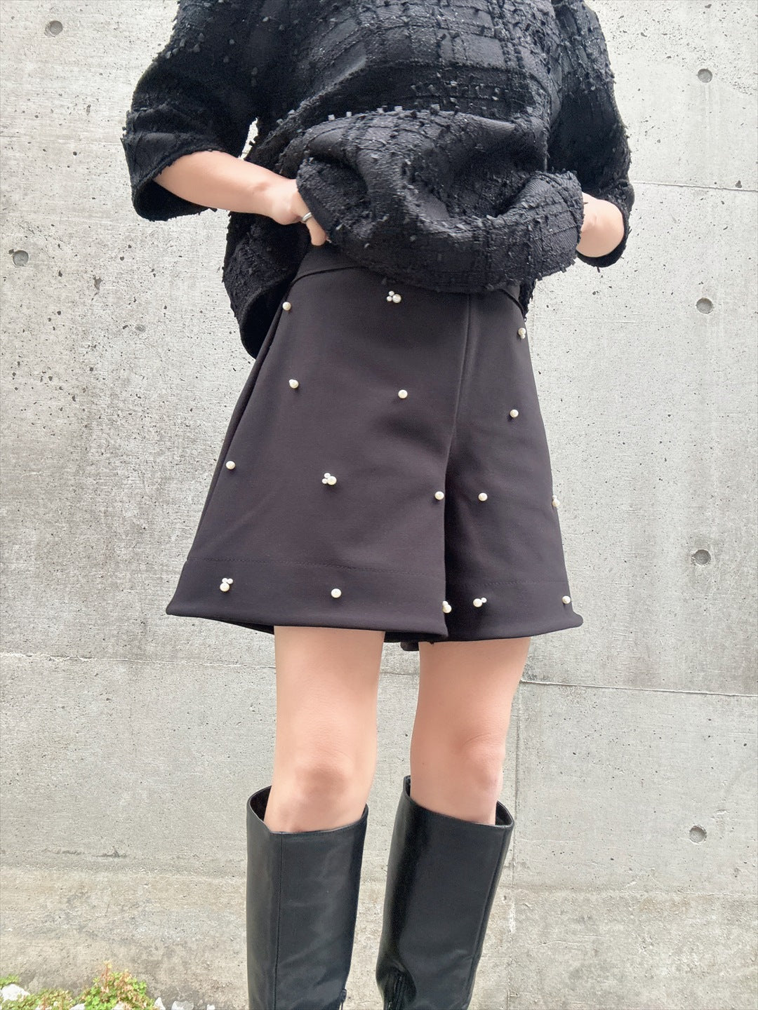 short pants with pearl