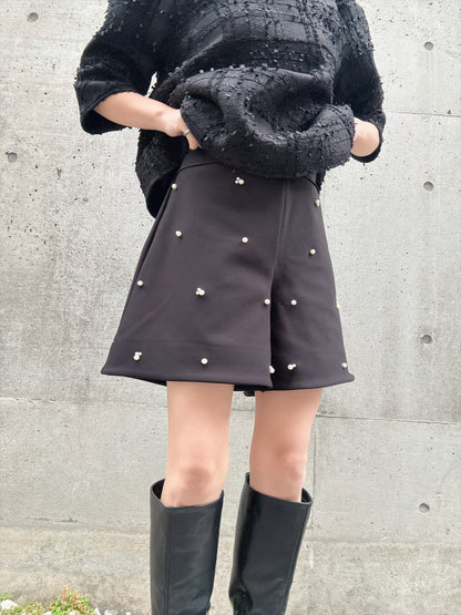 short pants with pearl