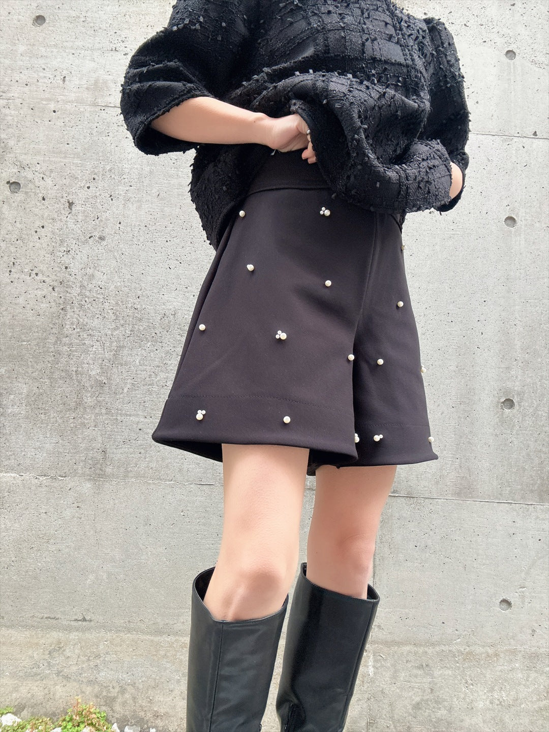 short pants with pearl