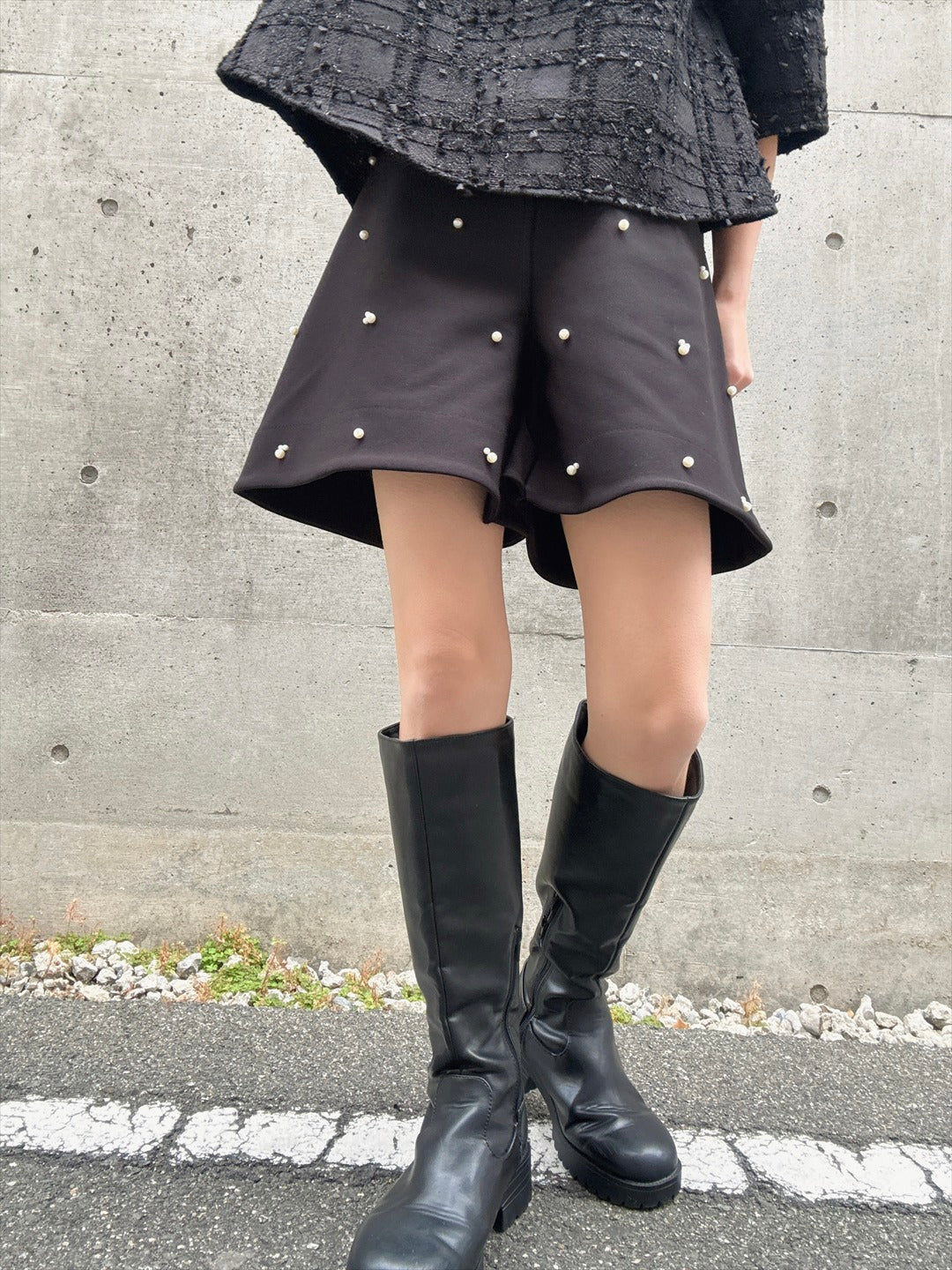 short pants with pearl
