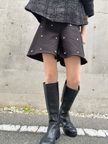 short pants with pearl