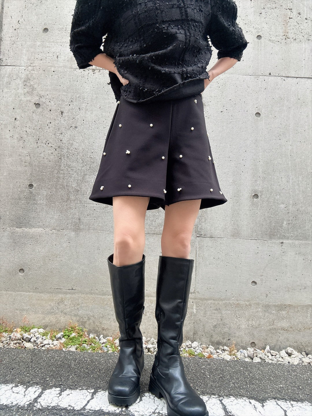 short pants with pearl