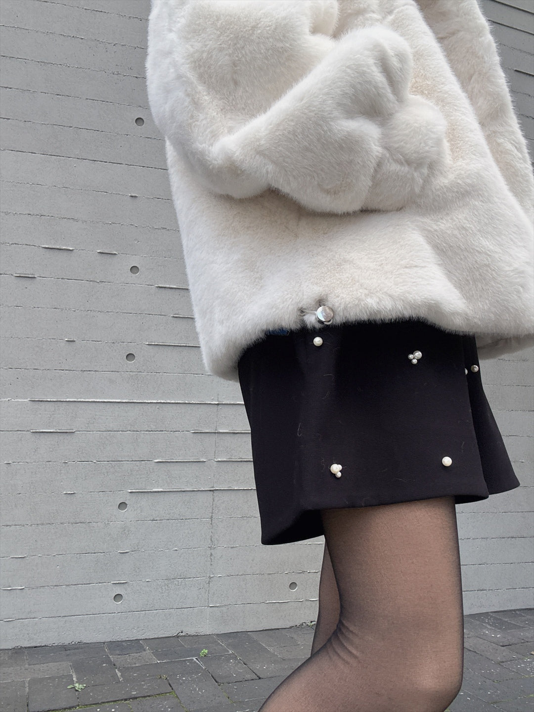 short pants with pearl