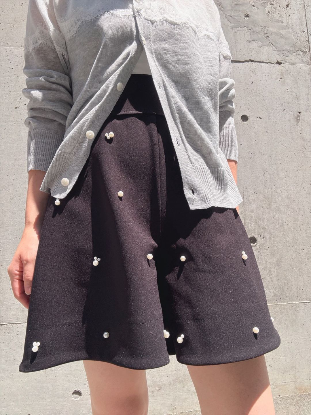 short pants with pearl