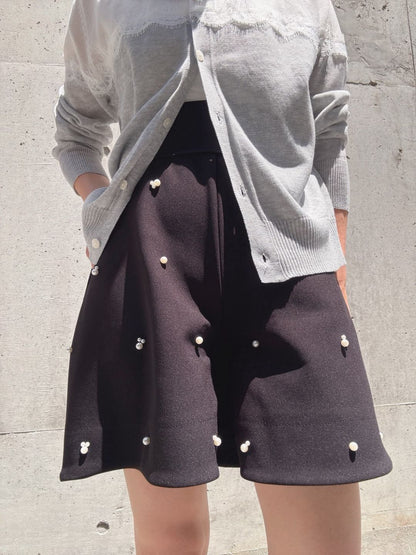 short pants with pearl
