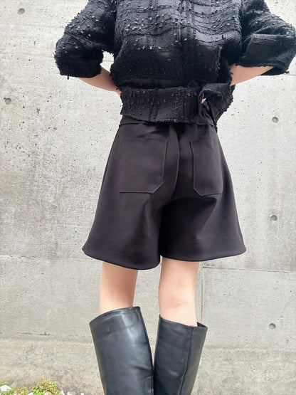 short pants with pearl