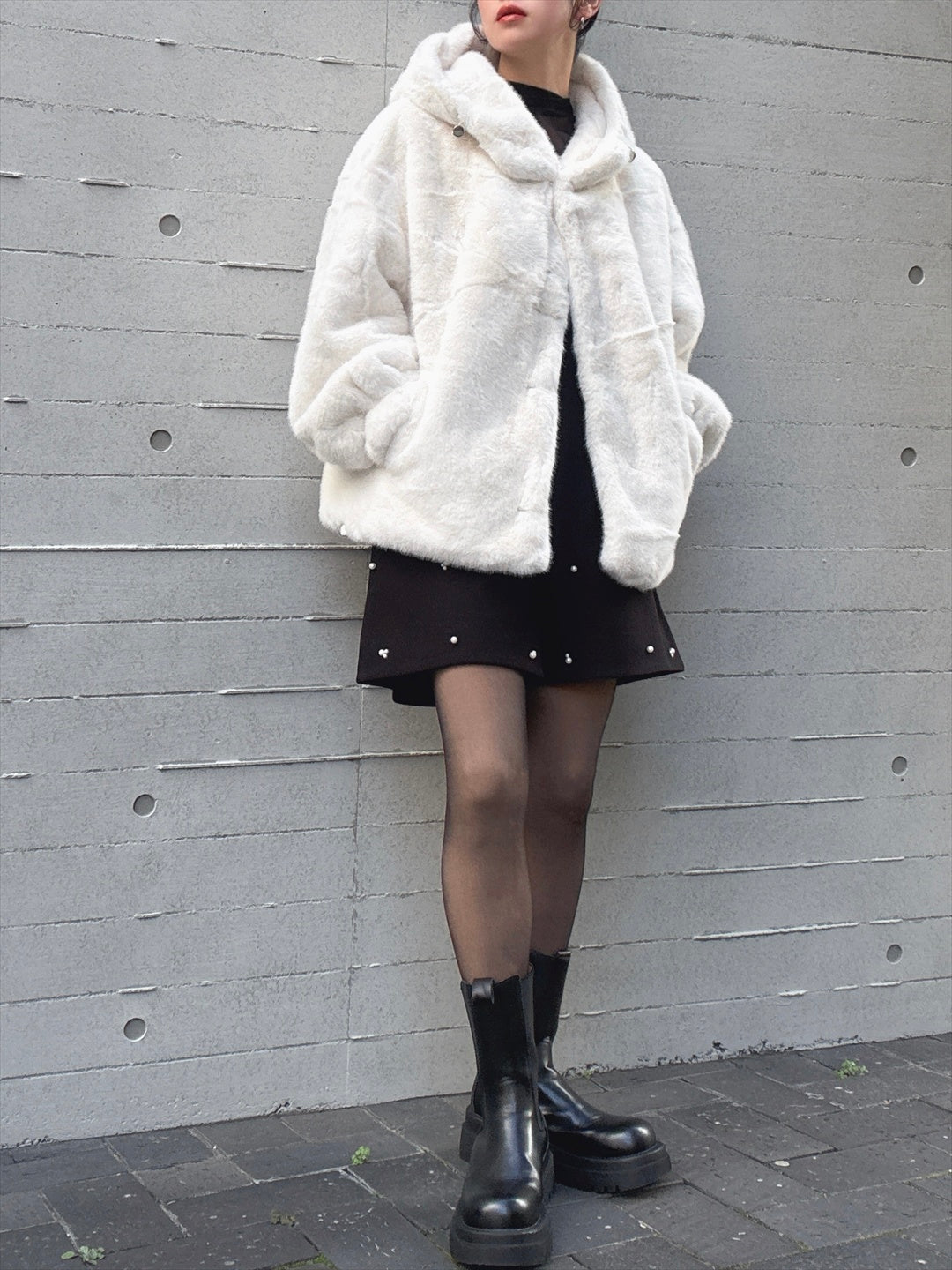 short pants with pearl