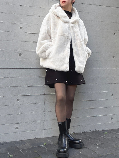 short pants with pearl