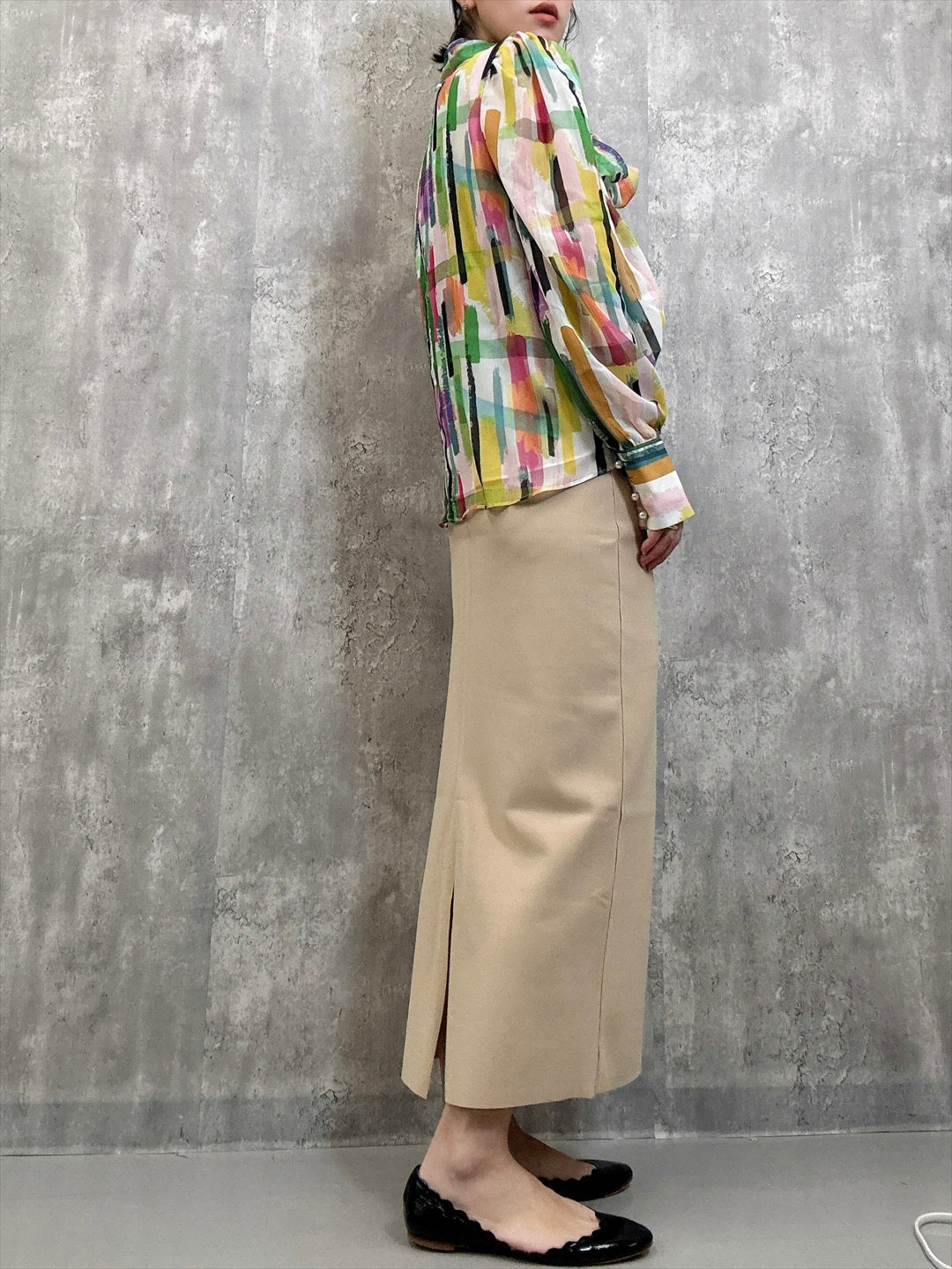 back slit skirt