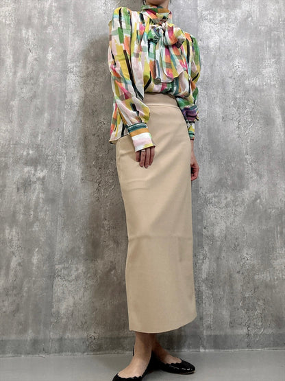 back slit skirt