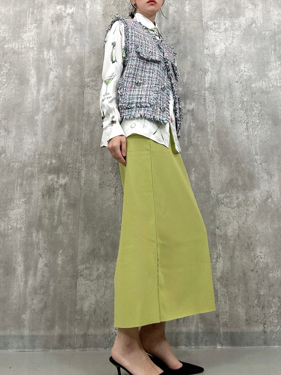 back slit skirt