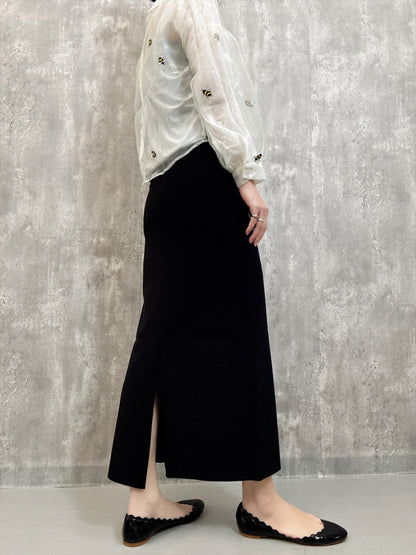 back slit skirt