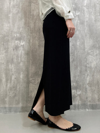 back slit skirt